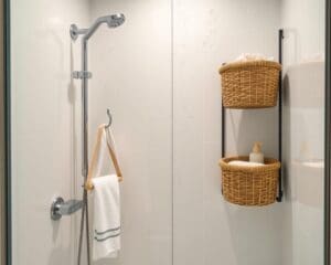 Douche-organizers met haakjes en mandjes voor gemak