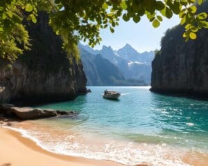 Hoe ontdek je verborgen baaien en rustige stranden?
